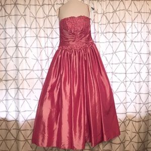 GORGEOUS Pink Strapless Formal Gown